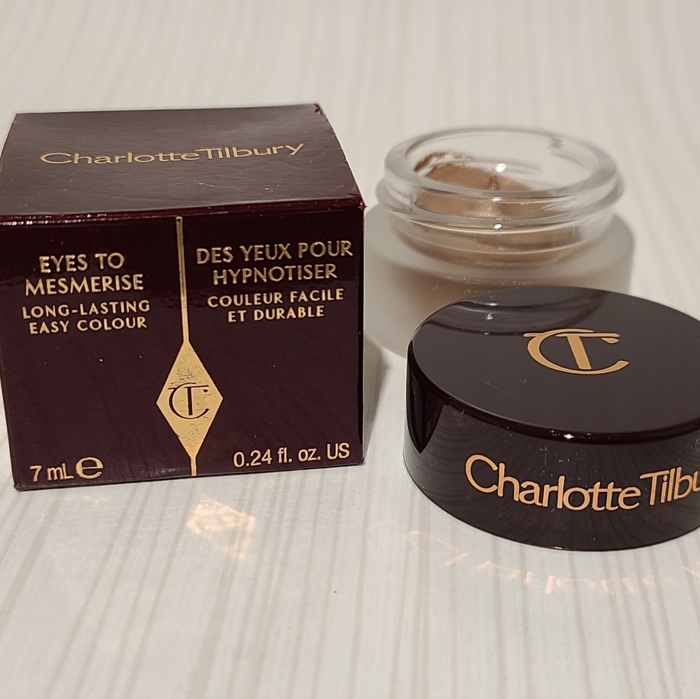 Charlotte T Marie Antoinette Eye Shadow Damaged Box & Product Shifted - Picture 2 of 2